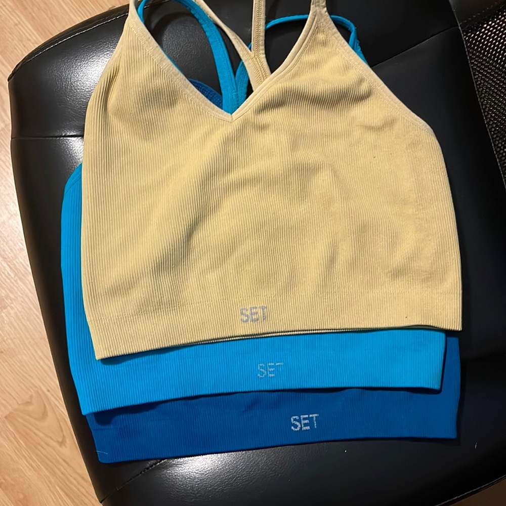 bundle of 3 set active ribbed v bras